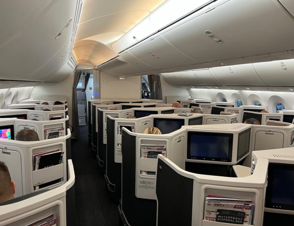 JAL 787 Business Class Substandard seats good food and service