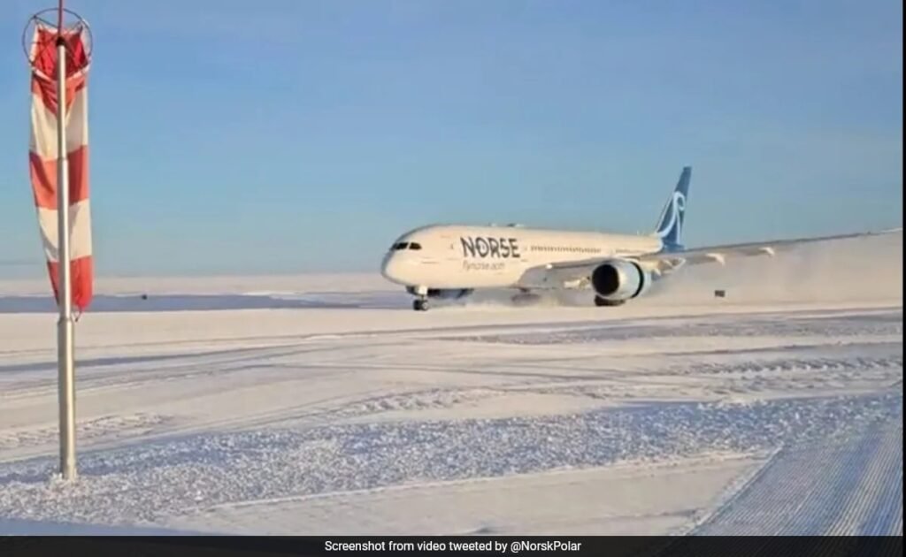 Boeing 787 Becomes The Largest Plane To Land On Antarctica's