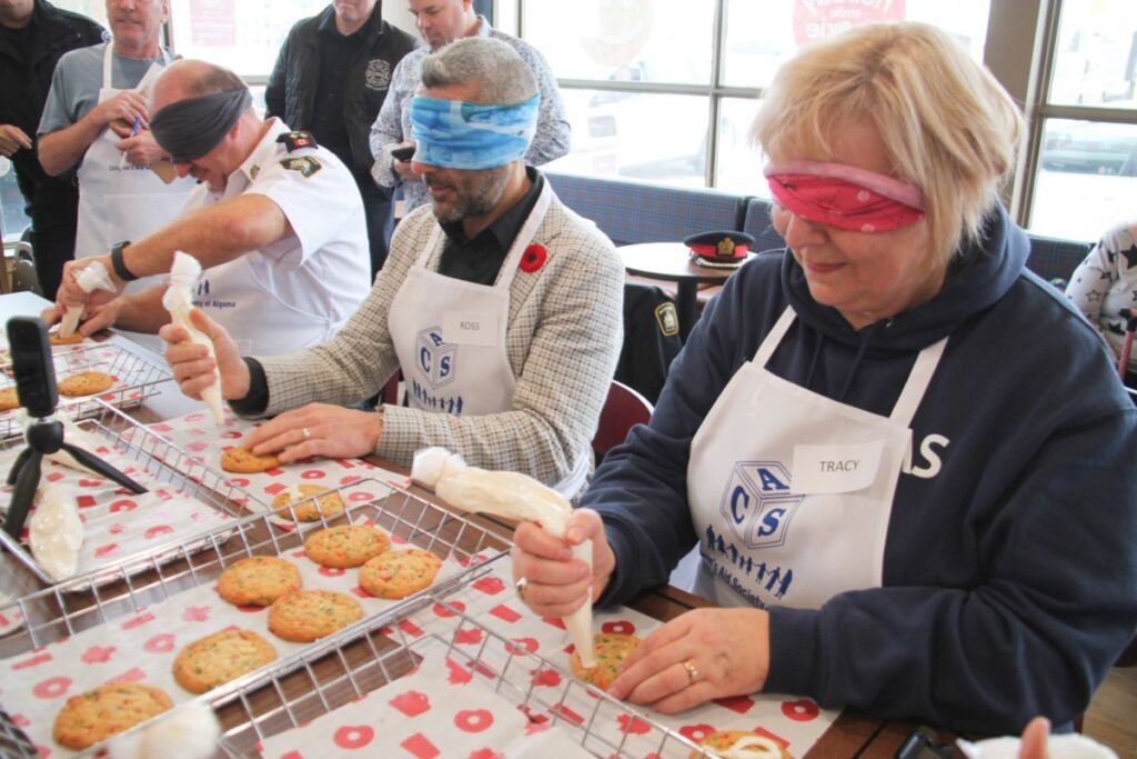 'celebrity' Decorates Cookies Blindfolded For A Good Cause At Tim