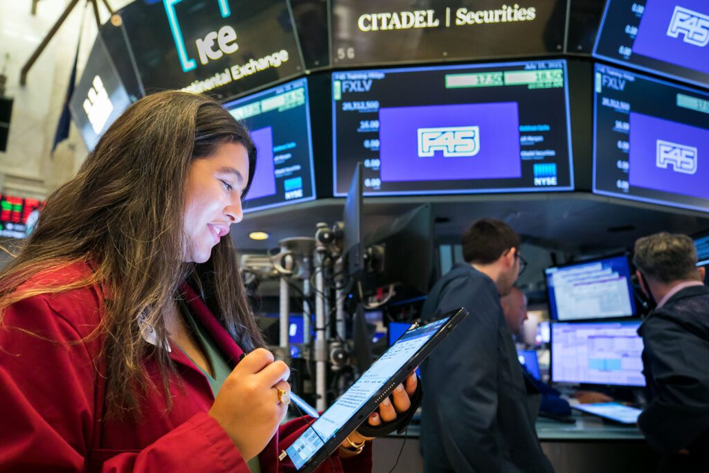 Stock Futures Little Changed After S&p 500's Best Week In