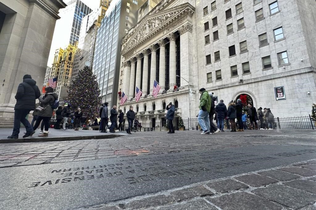 Asian Markets Follow Wall Street's Decline, Undermining Last Year's Gains
