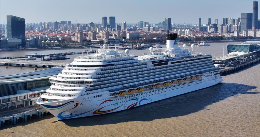 China's First Domestic Cruise Ship "adra Magic City" Departs On
