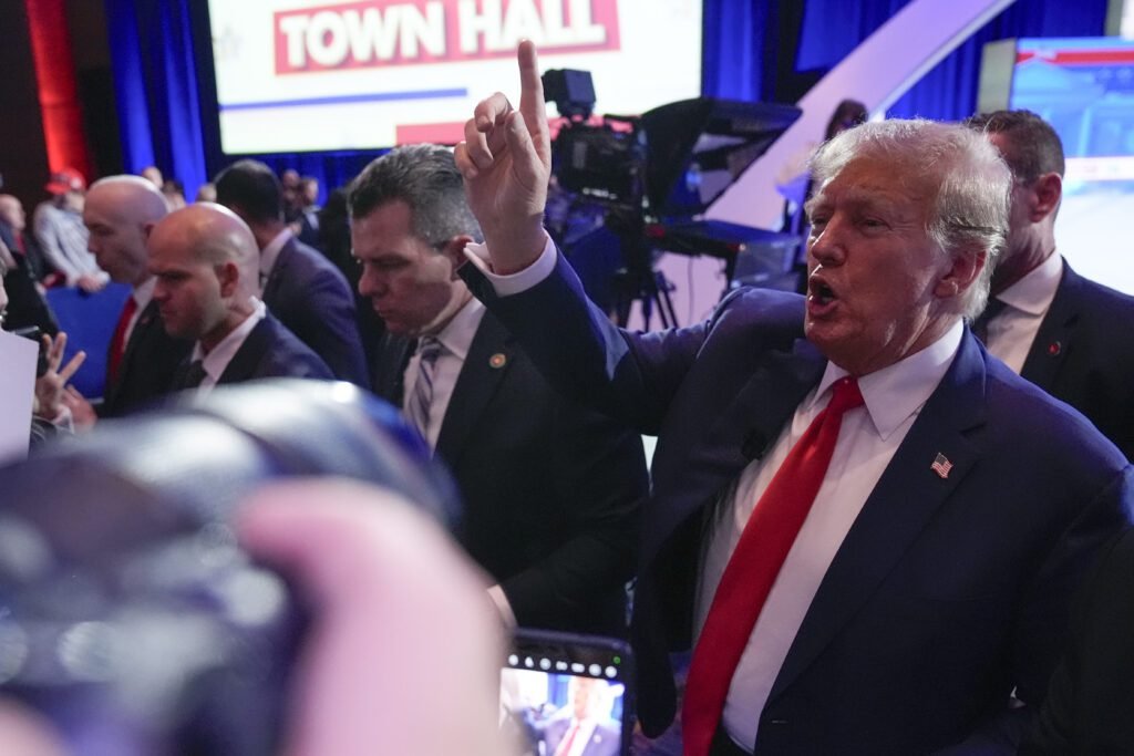 'dumpster Fire' For President Trump's Rival As Iowa Race Nears