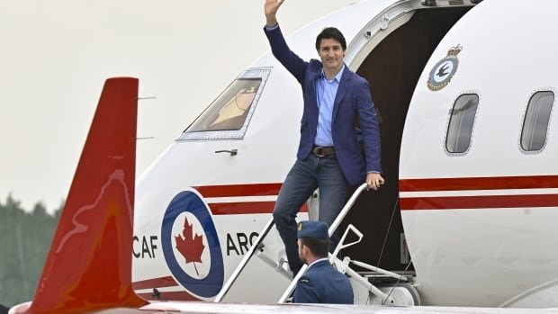 Prime Minister's Plane Breaks Down In Jamaica During Family Vacation
