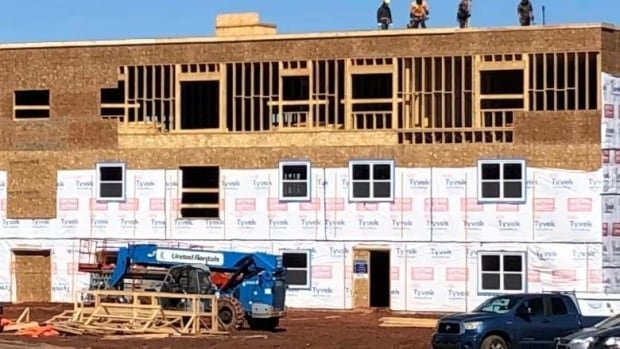 Government Extends Ban On Foreigners Buying Canadian Homes