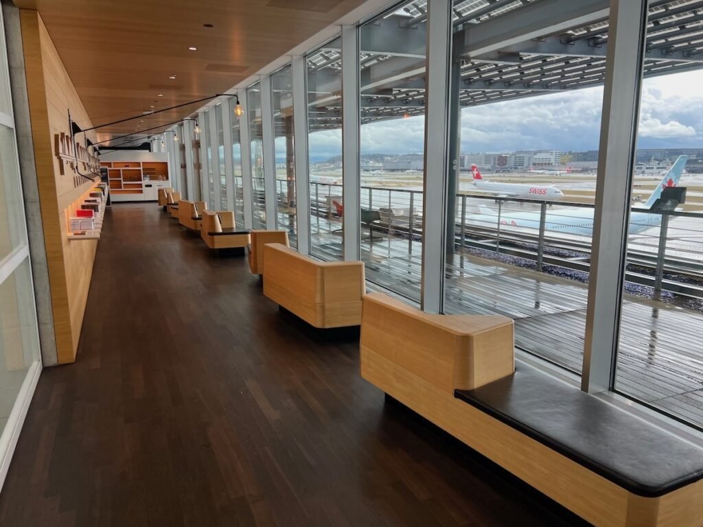 Review: Swiss Senator Lounge Zurich Airport (zrh)