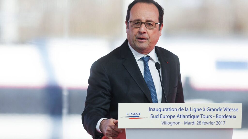 President Francois Hollande calls for European unification after Trumps victory